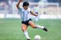 Maradona, venerdì torna in edicola con Repubblica il libro "Ciao Diego"