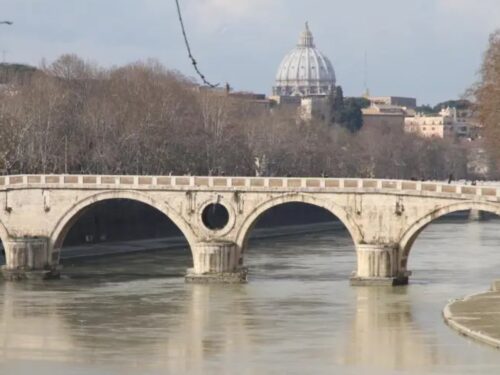 Roma, precipita da un ponte per farsi un selfie: 31enne in ospedale