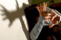 Botte e bruciature sull’ex fidanzata incinta: carcere a Livorno per un minorenne