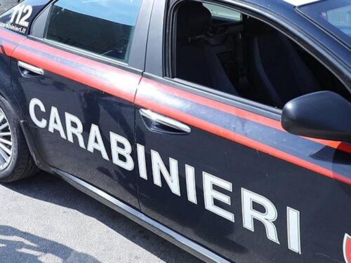 Sassari, disabile senza soldi chiama il 112: carabinieri accorrono e gli comprano cibo e candele