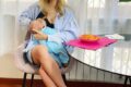 Clizia Incorvaia smette di allattare al seno dopo 2 mesi, scoppia polemica: 'Sono una buona madre’
